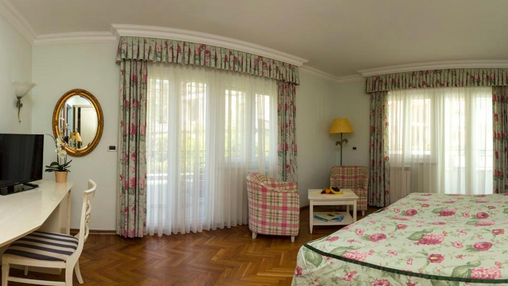Hotel Miramar Opatija Bagian luar foto