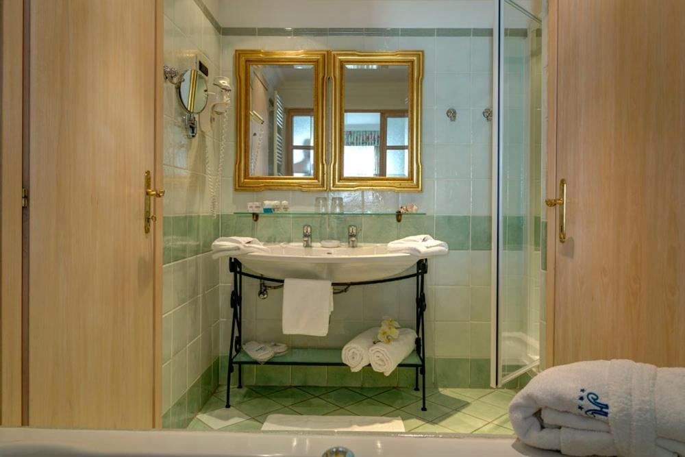 Hotel Miramar Opatija Bagian luar foto