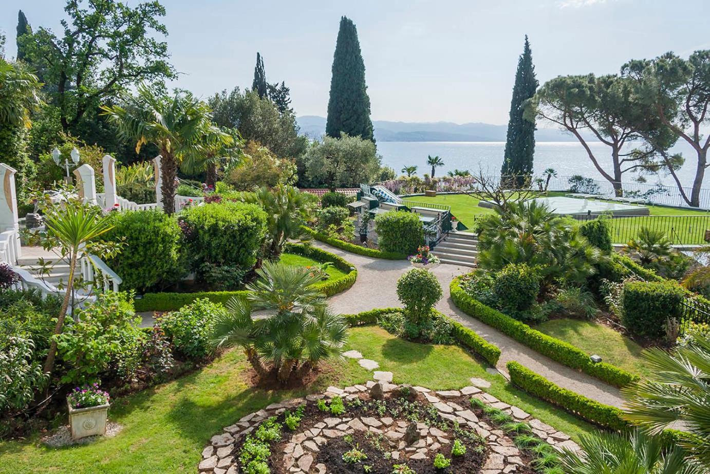 Hotel Miramar Opatija Bagian luar foto