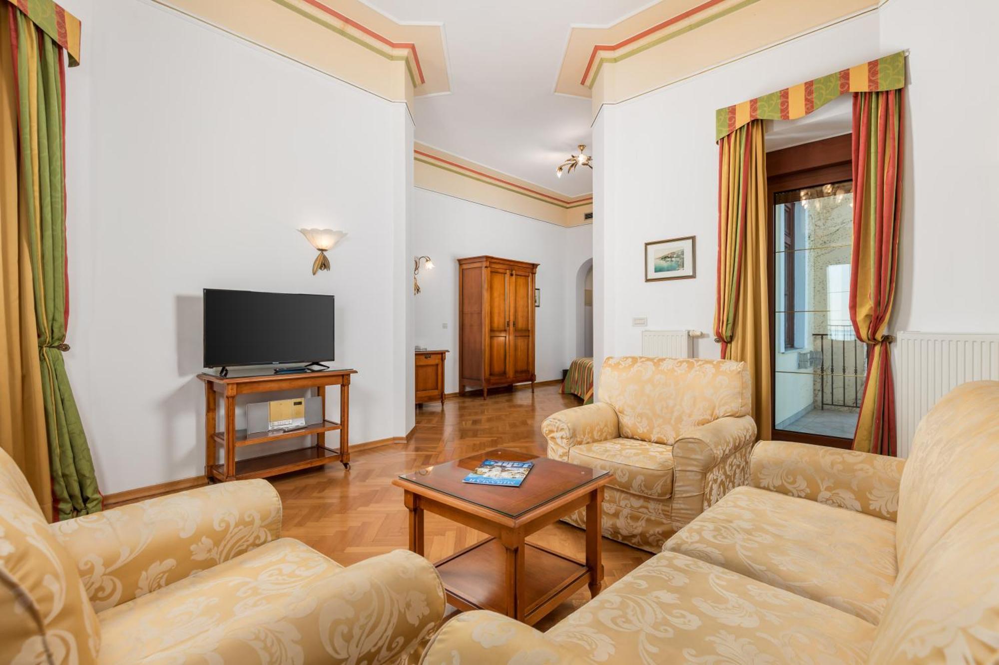 Hotel Miramar Opatija Bagian luar foto