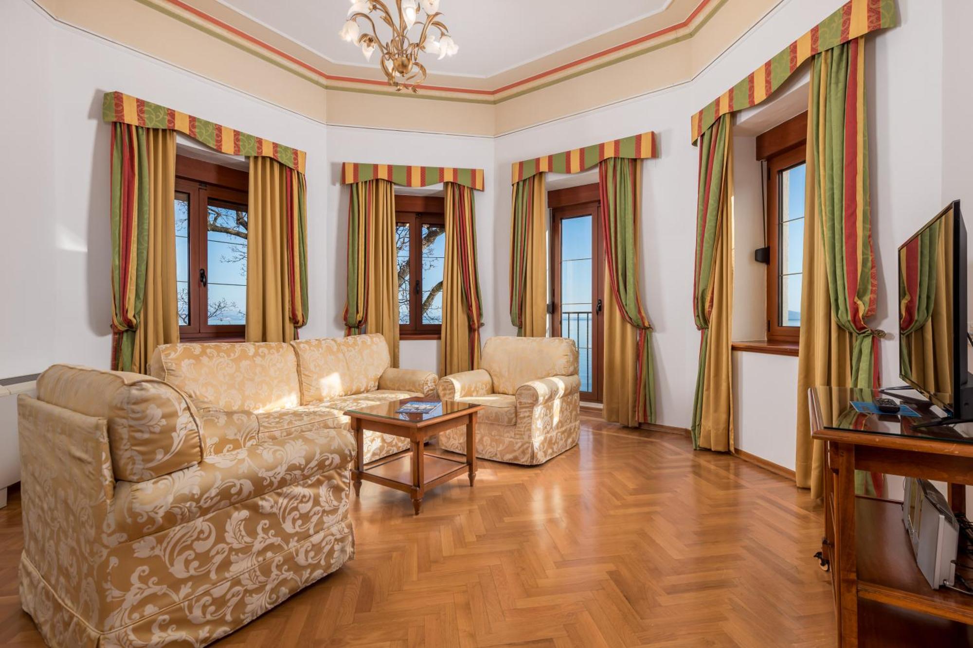 Hotel Miramar Opatija Bagian luar foto