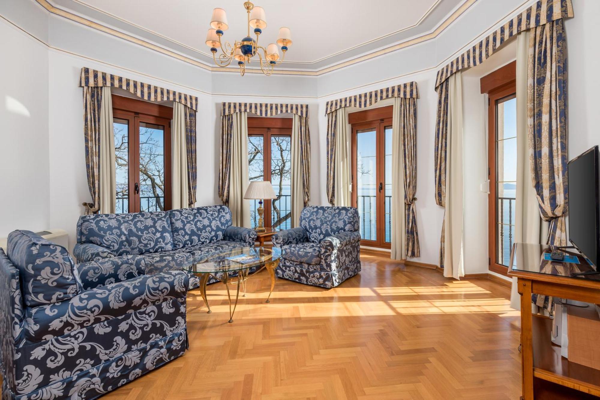 Hotel Miramar Opatija Bagian luar foto